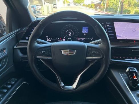 Used 2022 Cadillac Escalade ESV Premium Luxury Platinum image 15