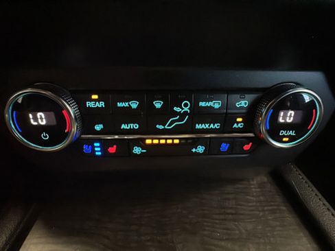 Used 2020 Ford Expedition Max Limited AWD/4WD image 18