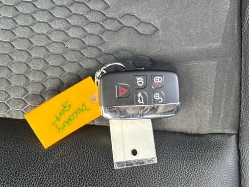 Used 2019 Land Rover Discovery Sport SE AWD/4WD image 28