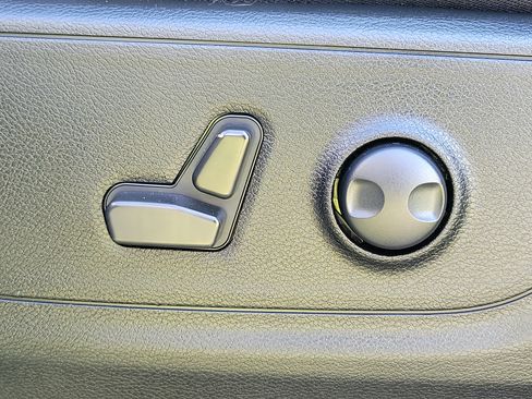Used 2025 RAM 1500 Big Horn AWD/4WD image 15