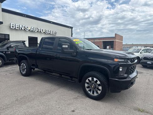 Used 2022 Chevrolet Silverado 2500 Custom w/ Safety Confidence Package AWD/4WD image 4