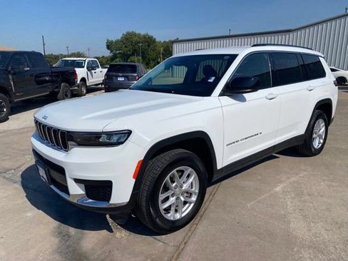 Used 2023 Jeep Grand Cherokee L Laredo RWD image 1