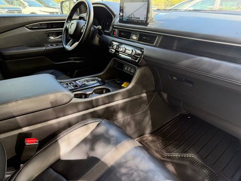 Certified 2025 Honda Pilot Touring image 11