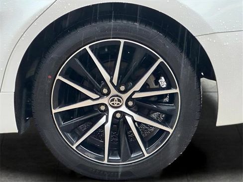 Used 2023 Toyota Camry SE image 7