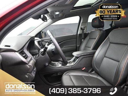 Used 2022 GMC Acadia AT4 w/ Technology Package image 9