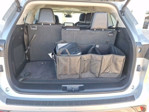 Used 2025 Toyota Highlander Limited image 38