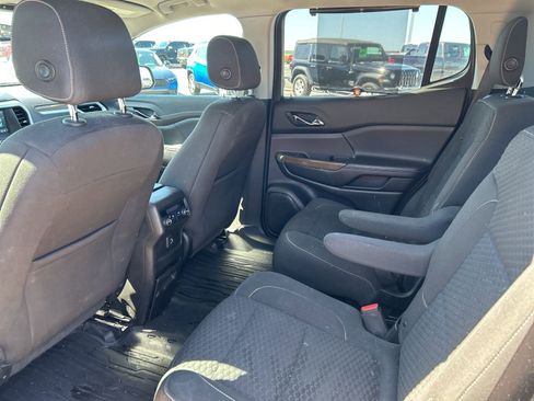Used 2019 GMC Acadia SLE w/ LPO, Floor Liner Package FWD image 12