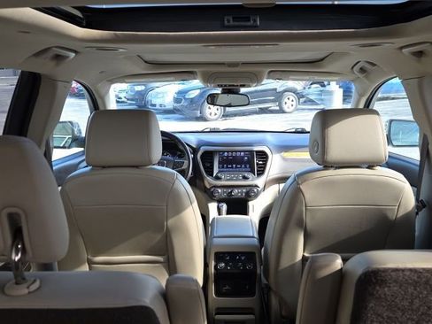 Used 2017 GMC Acadia Denali w/ Technology Package image 8