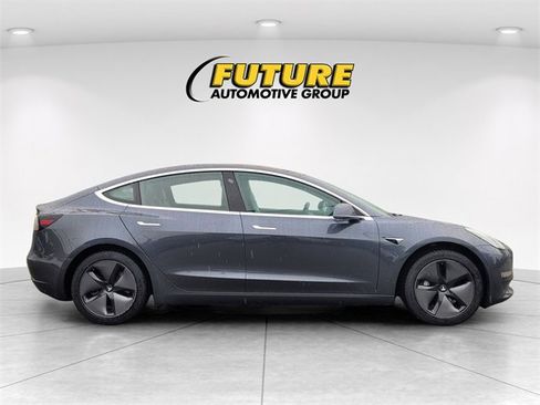 Used 2018 Tesla Model 3 Long Range image 3