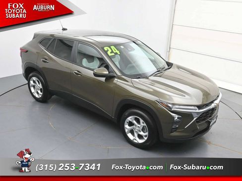 Used 2024 Chevrolet Trax LS w/ LS Convenience Package FWD image 30
