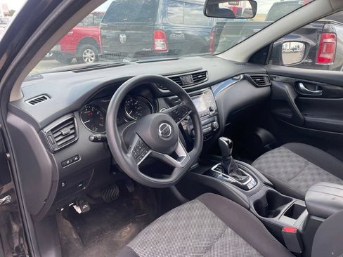 Used 2018 Nissan Rogue Sport SV FWD image 18