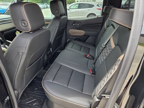 New 2026 GMC Canyon Denali w/ LPO, Denali Black Edition AWD/4WD image 6