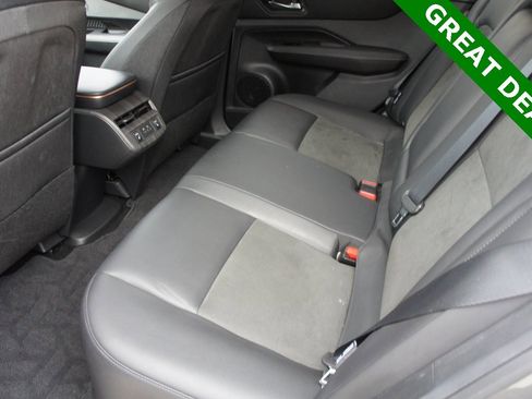 Used 2023 Nissan Ariya AWD image 31