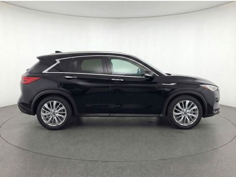 Certified 2025 INFINITI QX50 Luxe image 8