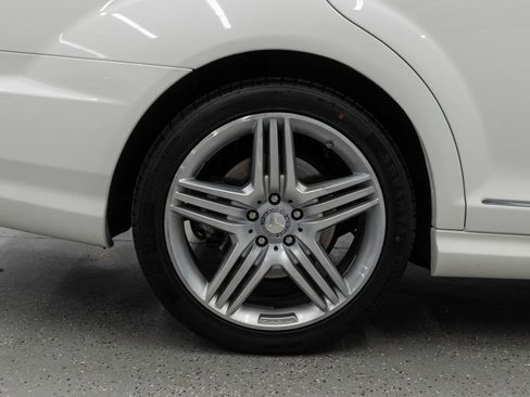 Used 2013 Mercedes-Benz S 550 4MATIC image 37