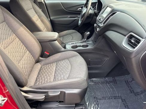 Used 2018 Chevrolet Equinox LT FWD image 29
