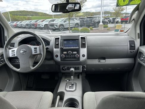 Used 2020 Nissan Frontier SV AWD/4WD image 17