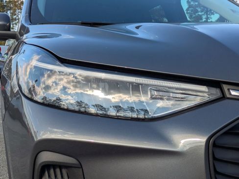 Certified 2025 Ford Escape SE image 11