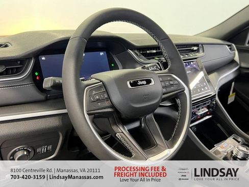 New 2025 Jeep Grand Cherokee Altitude image 25