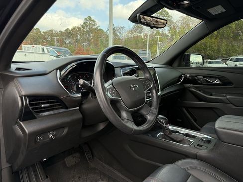 Used 2022 Chevrolet Traverse RS image 10