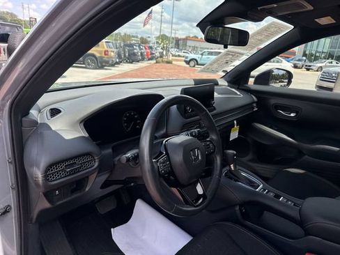 Certified 2024 Honda HR-V Sport image 11