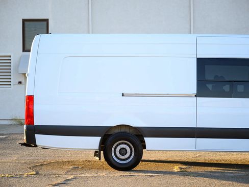 Used 2021 Mercedes-Benz Sprinter 3500 image 10