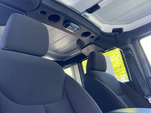 Used 2018 Jeep Wrangler Unlimited Sport S AWD/4WD image 17