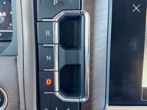 Used 2022 GMC Yukon XL Denali image 25