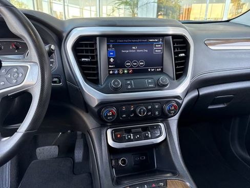 Certified 2023 GMC Acadia SLE FWD image 17