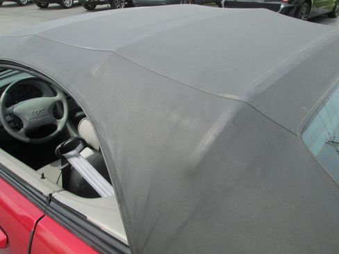 Used 2004 Ford Mustang Premium image 18