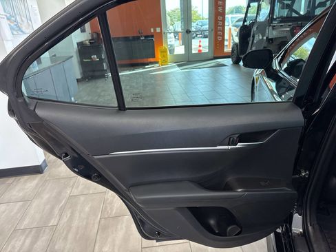 Used 2022 Toyota Camry SE w/ Convenience Package image 22