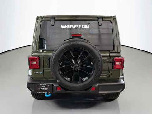 Used 2024 Jeep Wrangler Unlimited Sahara w/ Technology Group AWD/4WD image 6