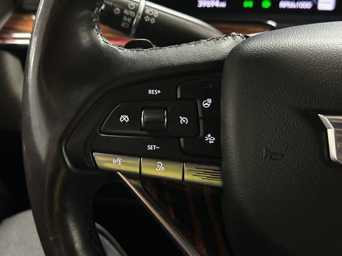 Used 2023 Cadillac Escalade ESV Luxury RWD image 34