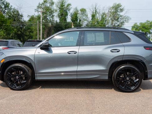 Used 2026 Volkswagen Tiguan SE R-Line AWD/4WD image 2