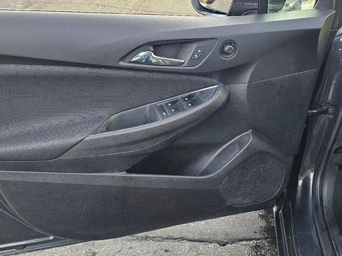 Used 2017 Chevrolet Cruze LT image 9