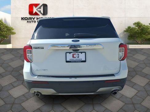 Used 2021 Ford Explorer Limited w/ Equipment Group 301A image 3