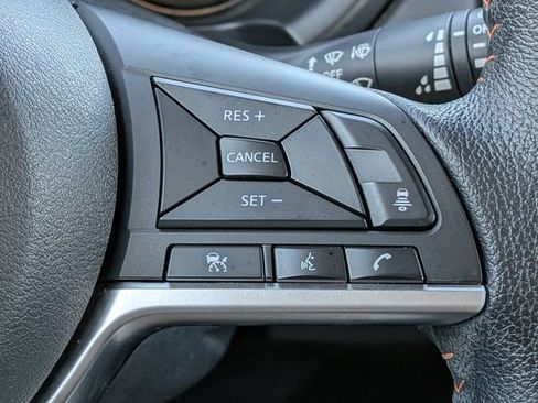 Used 2022 Nissan Kicks SR image 24