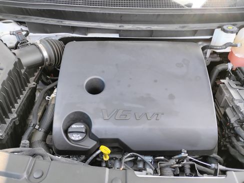 Used 2023 Chevrolet Traverse LT FWD image 35