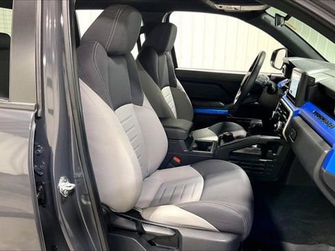 Certified 2025 Toyota Tacoma TRD Sport AWD/4WD image 8