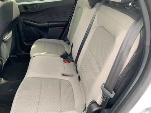 Used 2022 Ford Escape SE w/ Cold Weather Package image 17