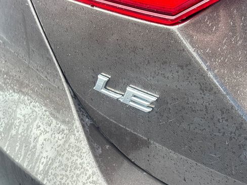 Used 2020 Toyota Camry LE FWD image 30