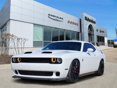 Used 2023 Dodge Challenger SRT Hellcat w/ Driver Convenience Group image 2