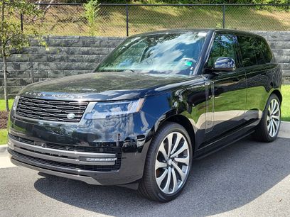 New 2025 Land Rover Range Rover SE