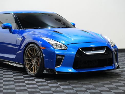 Used 2020 Nissan GT-R Premium AWD/4WD image 9