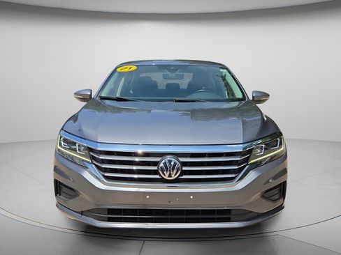 Used 2020 Volkswagen Passat 2.0T SE FWD image 4