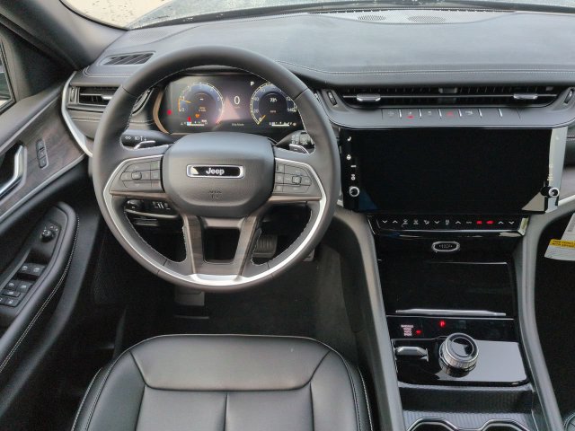 New 2027 Jeep Grand Cherokee Limited w/ Limited Altitude Package AWD/4WD image 15
