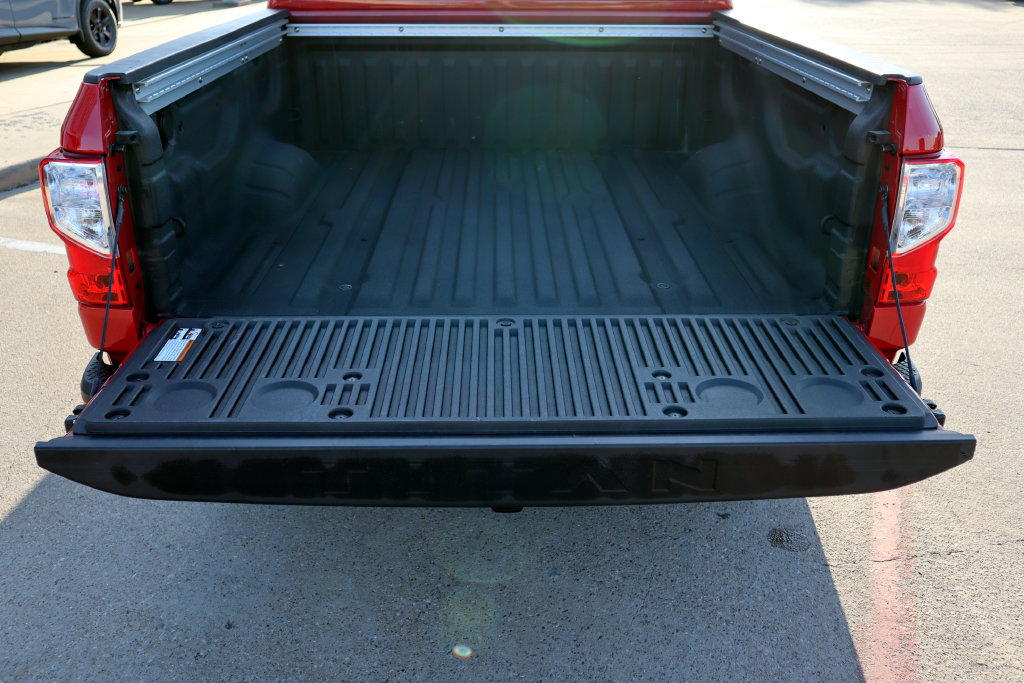 Certified 2024 Nissan Titan SV w/ SV Convenience Package RWD image 9