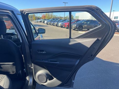 Used 2022 Nissan Kicks SV image 37