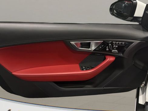 Used 2014 Jaguar F-TYPE S image 19