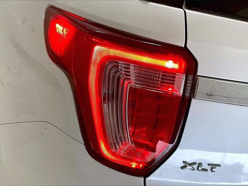 Used 2016 Ford Explorer XLT w/ Equipment Group 202A image 23